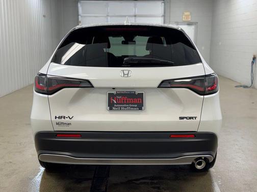 Platinum White Pearl 2026 Honda HR-V AWD Sport