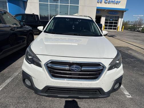 Crystal White Pearl 2019 Subaru Outback 3.6R Touring