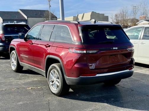 2025 Jeep Grand Cherokee Laredo