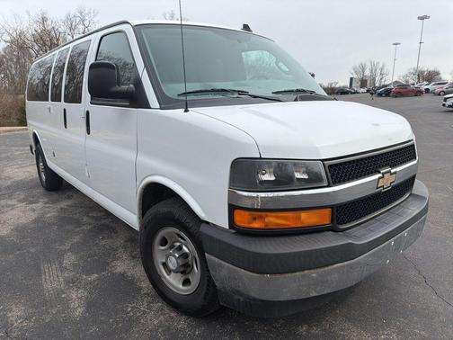 2017 Chevrolet Express 3500 LT