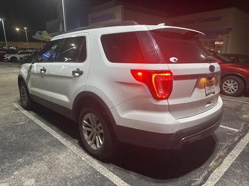 2016 Ford Explorer Base