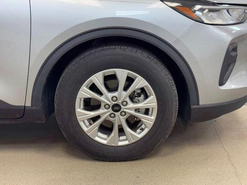 Iconic Silver Metallic 2023 Ford Escape Active