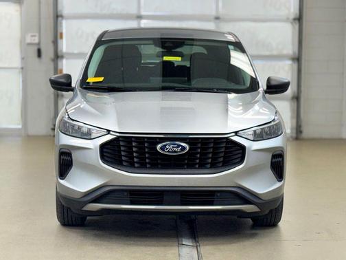 Iconic Silver Metallic 2023 Ford Escape Active