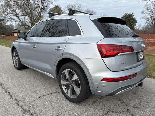 2022 Audi Q5 40 Premium Plus