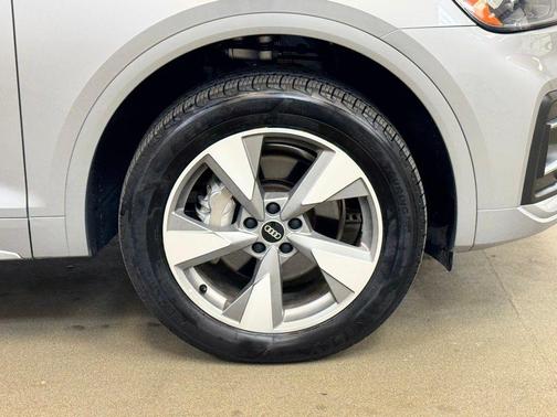 2022 Audi Q5 40 Premium Plus
