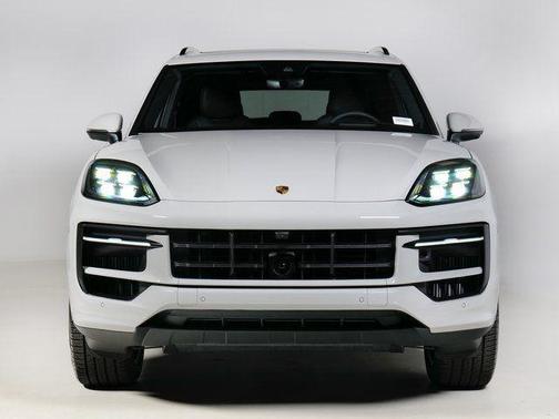 2025 Porsche Cayenne Base