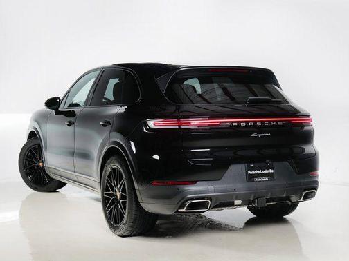 Chromite Black Metallic 2026 Porsche Cayenne Cayenne
