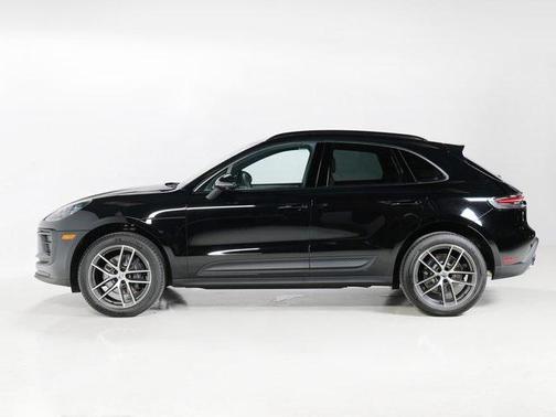 2025 Porsche Macan Turbo