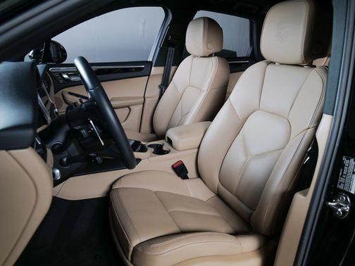 2025 Porsche Macan Turbo