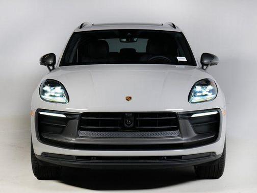 2025 Porsche Macan T