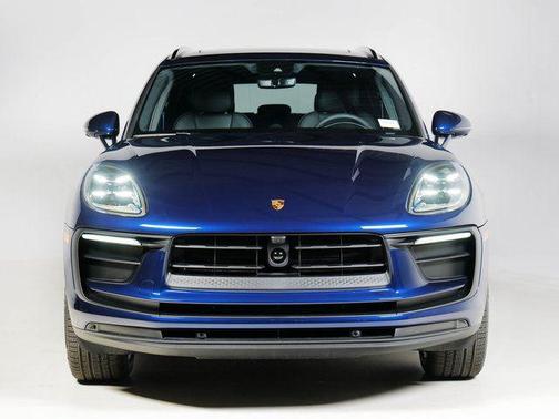 2025 Porsche Macan Turbo