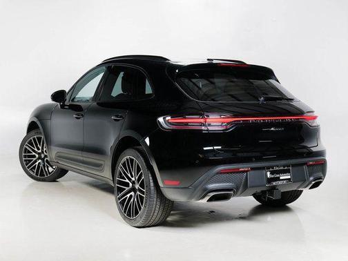 2025 Porsche Macan Turbo