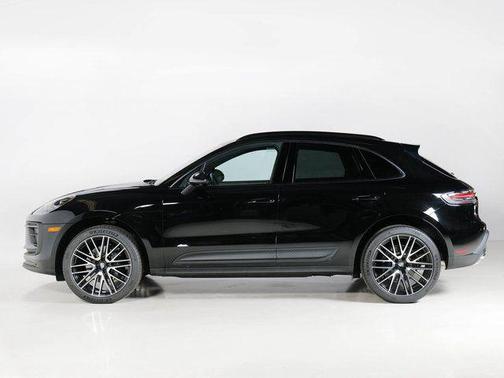 2025 Porsche Macan Turbo