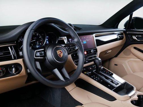 2025 Porsche Macan Turbo