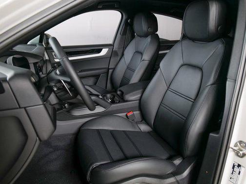 Chalk 2026 Porsche Cayenne Cayenne