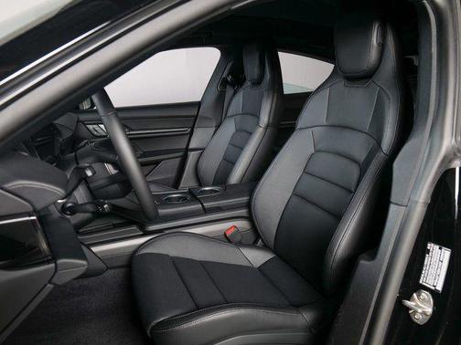 2025 Porsche Taycan 4