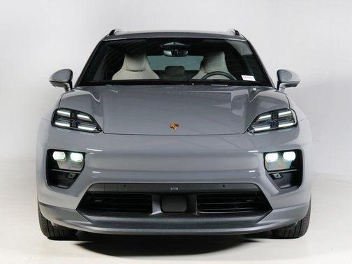 2025 Porsche Macan 4