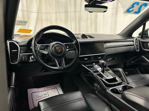 2023 Porsche Cayenne Platinum Edition