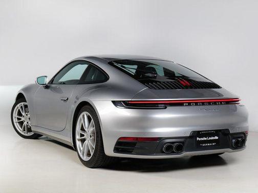 2022 Porsche 911 Carrera