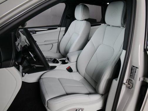Chalk 2026 Porsche Macan Macan