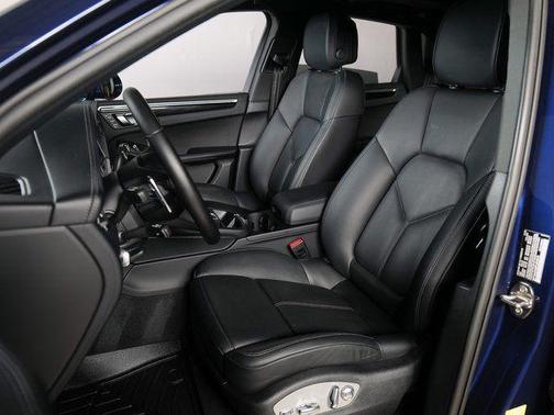 2023 Porsche Macan Turbo