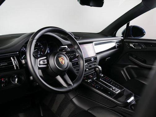 2023 Porsche Macan Turbo