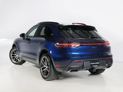 Gentian Blue Metallic 2026 Porsche Macan Macan