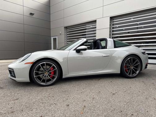 2021 Porsche 911 Targa 4S