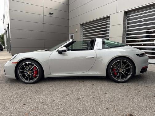 2021 Porsche 911 Targa 4S