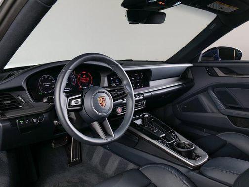 2025 Porsche 911 Carrera