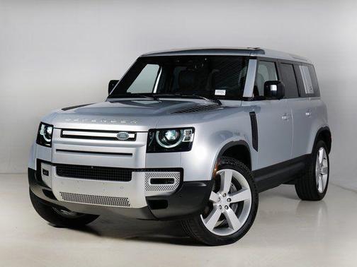 Hakuba Silver Metallic 2024 Land Rover Defender 110 P500 SE