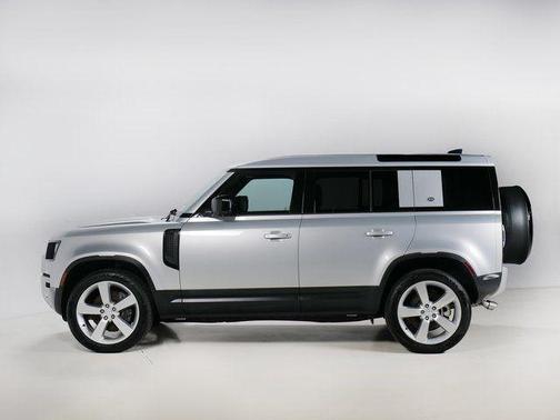 Hakuba Silver Metallic 2024 Land Rover Defender 110 P500 SE