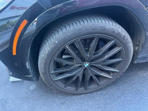 Black Sapphire Metallic 2023 BMW X6 M50i