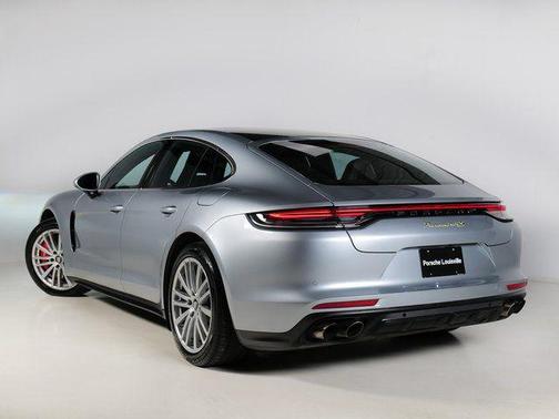 2022 Porsche Panamera 4S