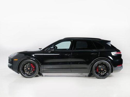 Chromite Black Metallic 2026 Porsche Cayenne S
