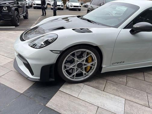 2025 Porsche 718 Cayman GT4 RS