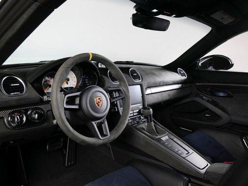 2025 Porsche 718 Cayman GT4 RS