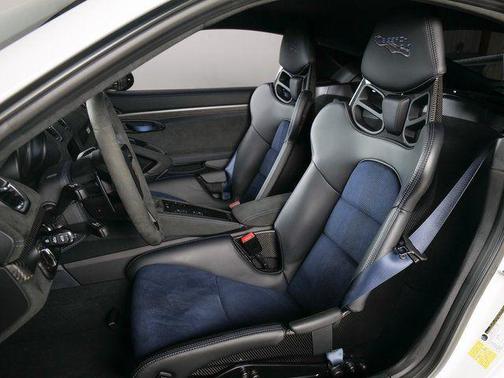 2025 Porsche 718 Cayman GT4 RS