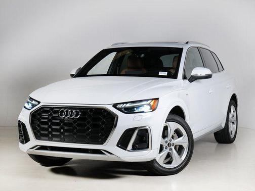 Glacier White Metallic 2023 Audi Q5 45 S line Prestige