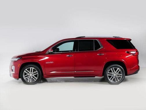 Radiant Red Tintcoat 2023 Chevrolet Traverse High Country
