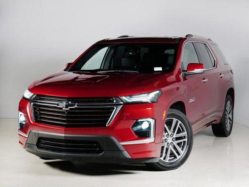 Radiant Red Tintcoat 2023 Chevrolet Traverse High Country