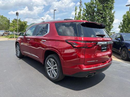 Radiant Red Tintcoat 2023 Chevrolet Traverse High Country