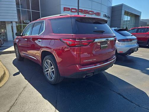 Radiant Red Tintcoat 2023 Chevrolet Traverse High Country