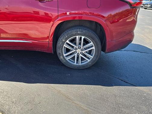 Radiant Red Tintcoat 2023 Chevrolet Traverse High Country
