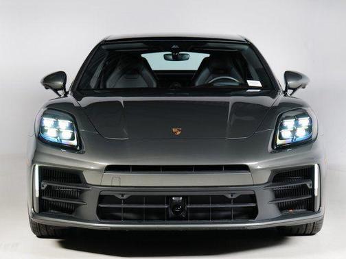2025 Porsche Panamera 4