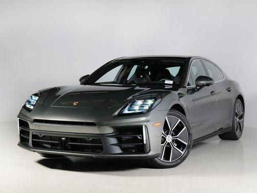 2025 Porsche Panamera 4