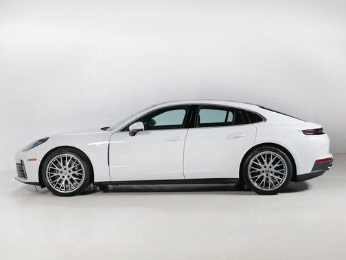 2025 Porsche Panamera 4