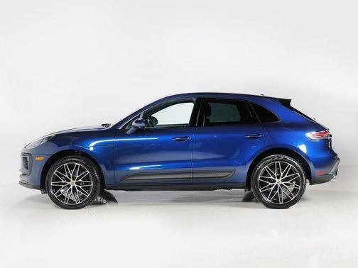 Gentian Blue Metallic 2026 Porsche Macan Macan Turbo
