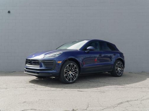 Gentian Blue Metallic 2026 Porsche Macan Macan Turbo