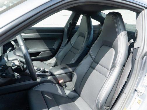 2025 Porsche 911 Carrera